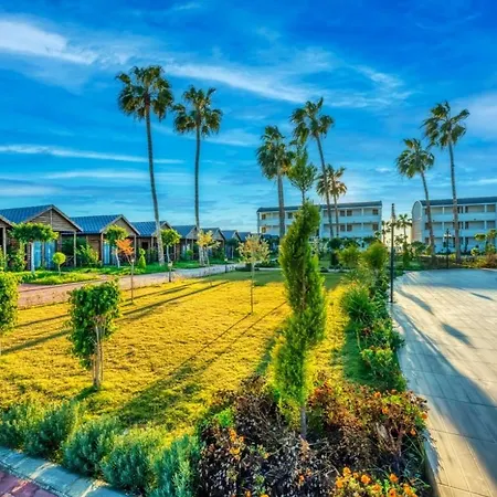 Lord Marina & Bungalows فندق