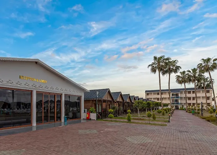 Hotel Lord Marina & Bungalows *