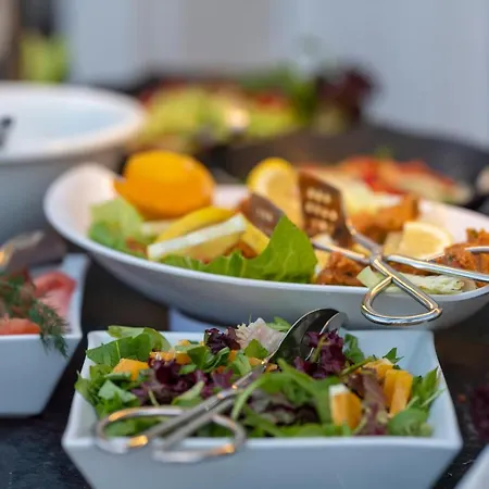 Hotel Lord Marina & Bungalows *